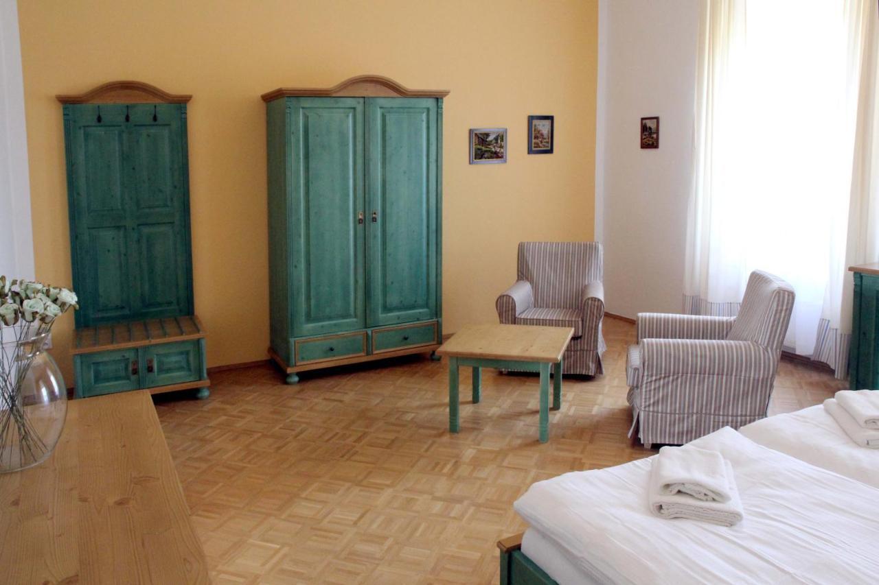 Hotel Zámek Libouň Louňovice pod Blaníkem Esterno foto