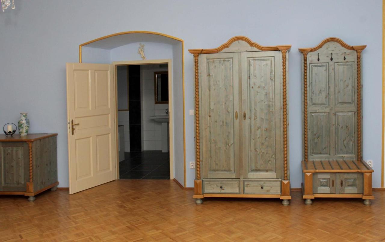 Hotel Zámek Libouň Louňovice pod Blaníkem Esterno foto