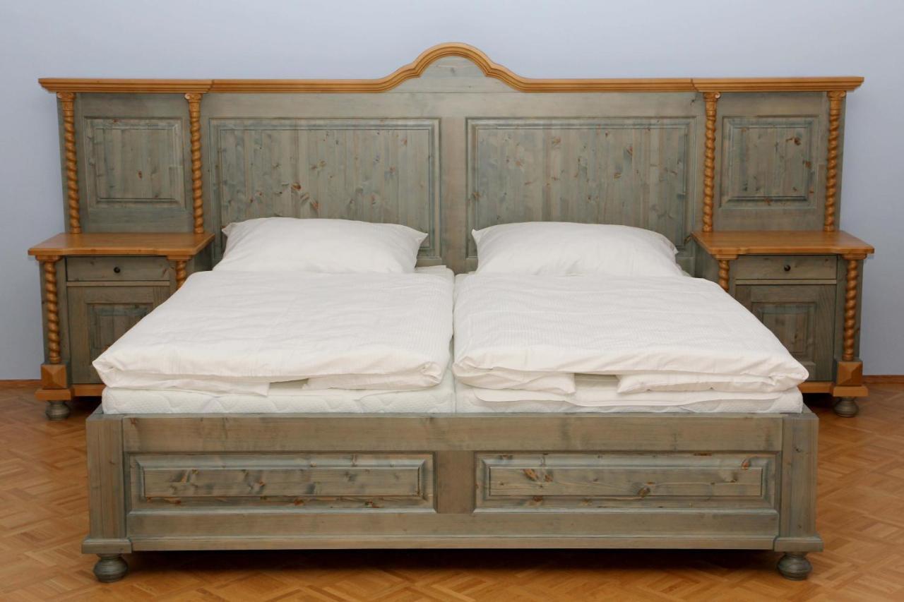 Hotel Zámek Libouň Louňovice pod Blaníkem Esterno foto