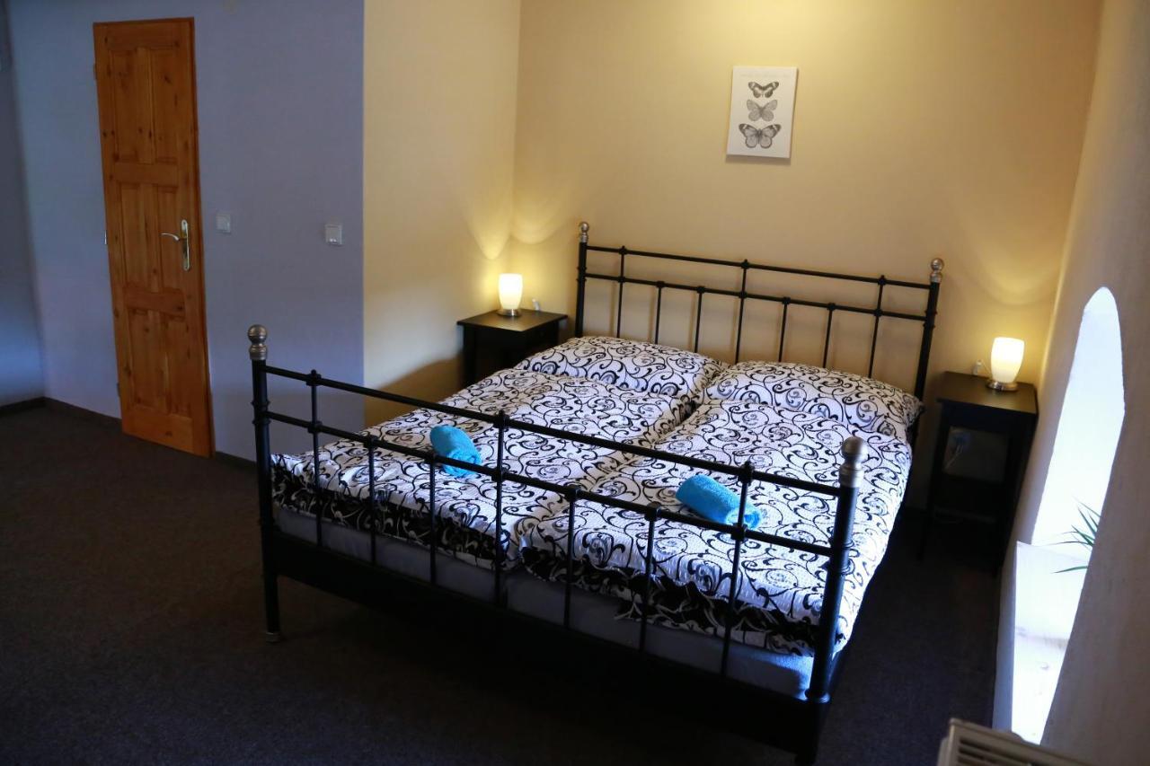 Hotel Zámek Libouň Louňovice pod Blaníkem Esterno foto
