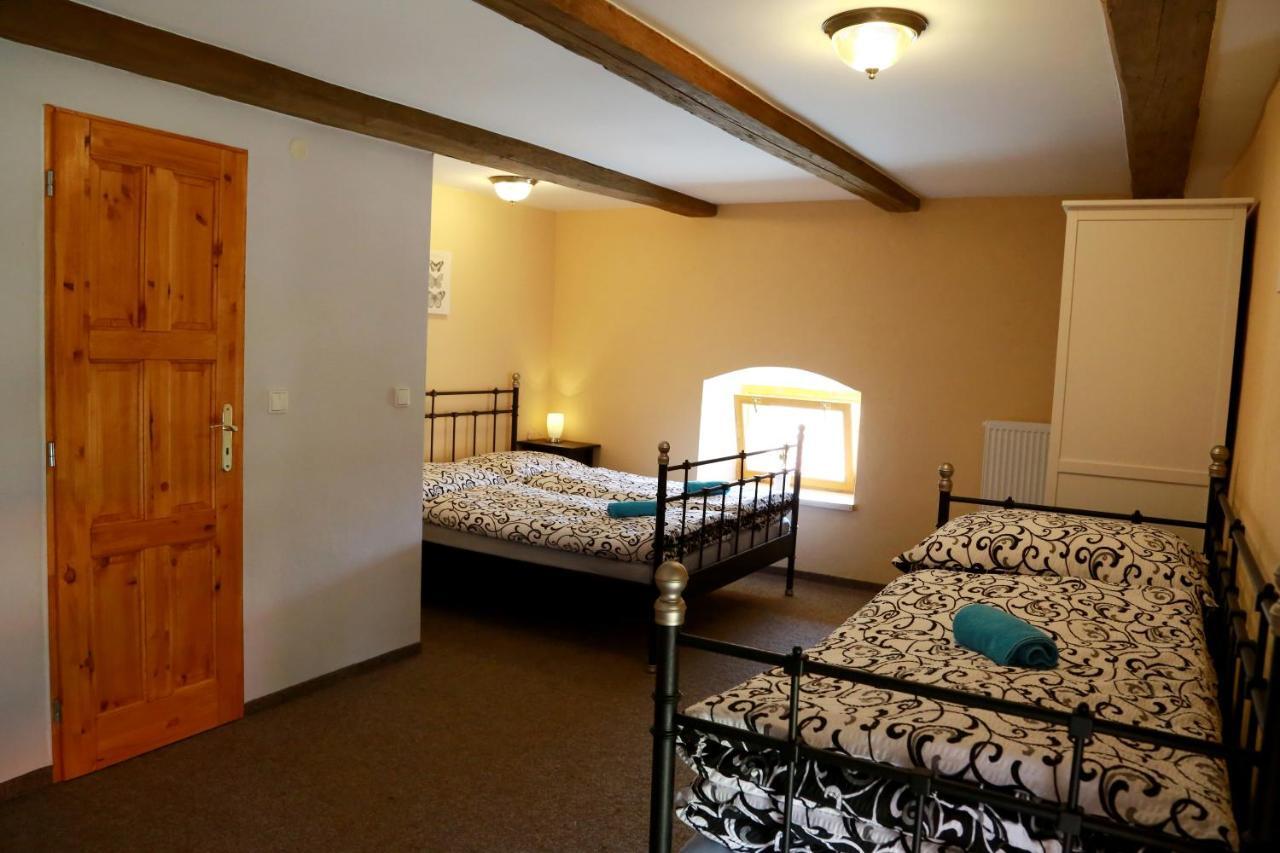 Hotel Zámek Libouň Louňovice pod Blaníkem Esterno foto