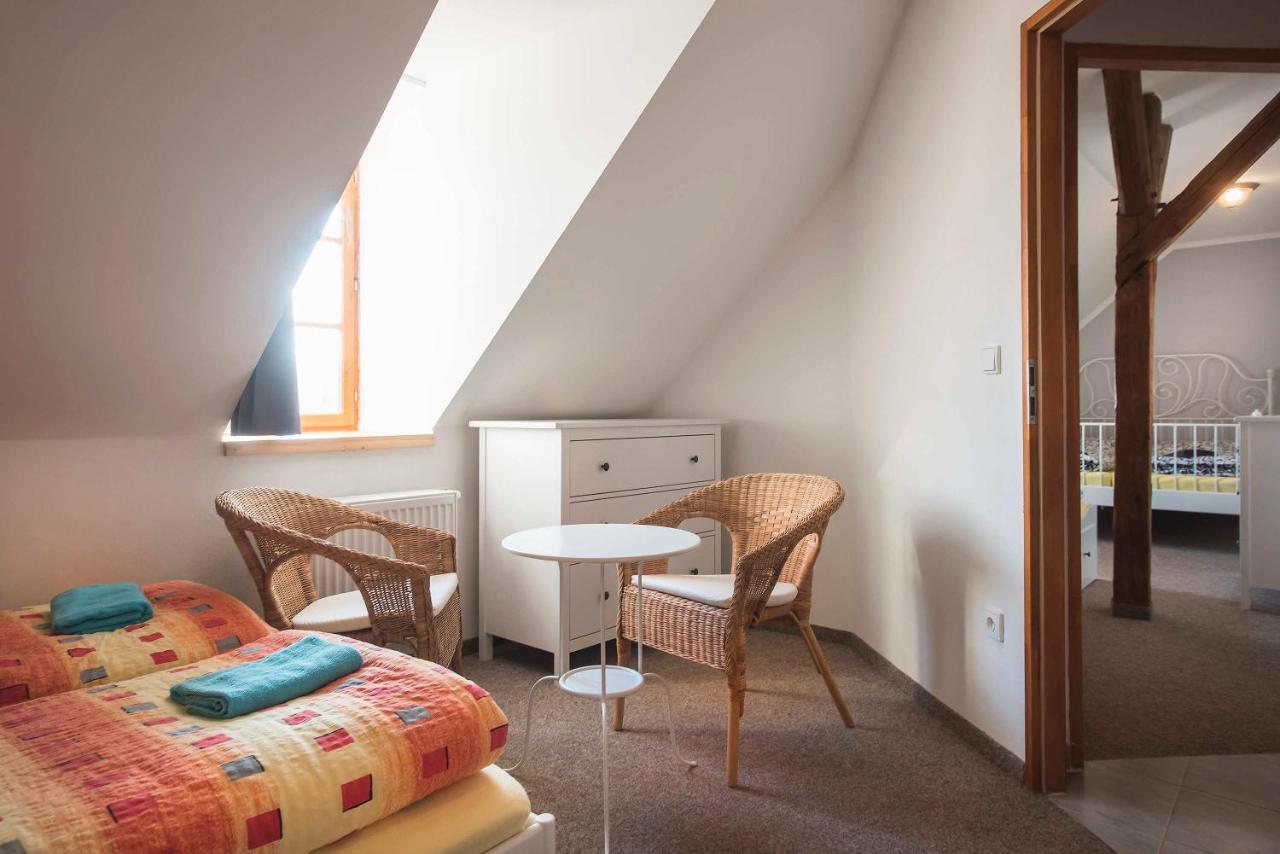 Hotel Zámek Libouň Louňovice pod Blaníkem Esterno foto