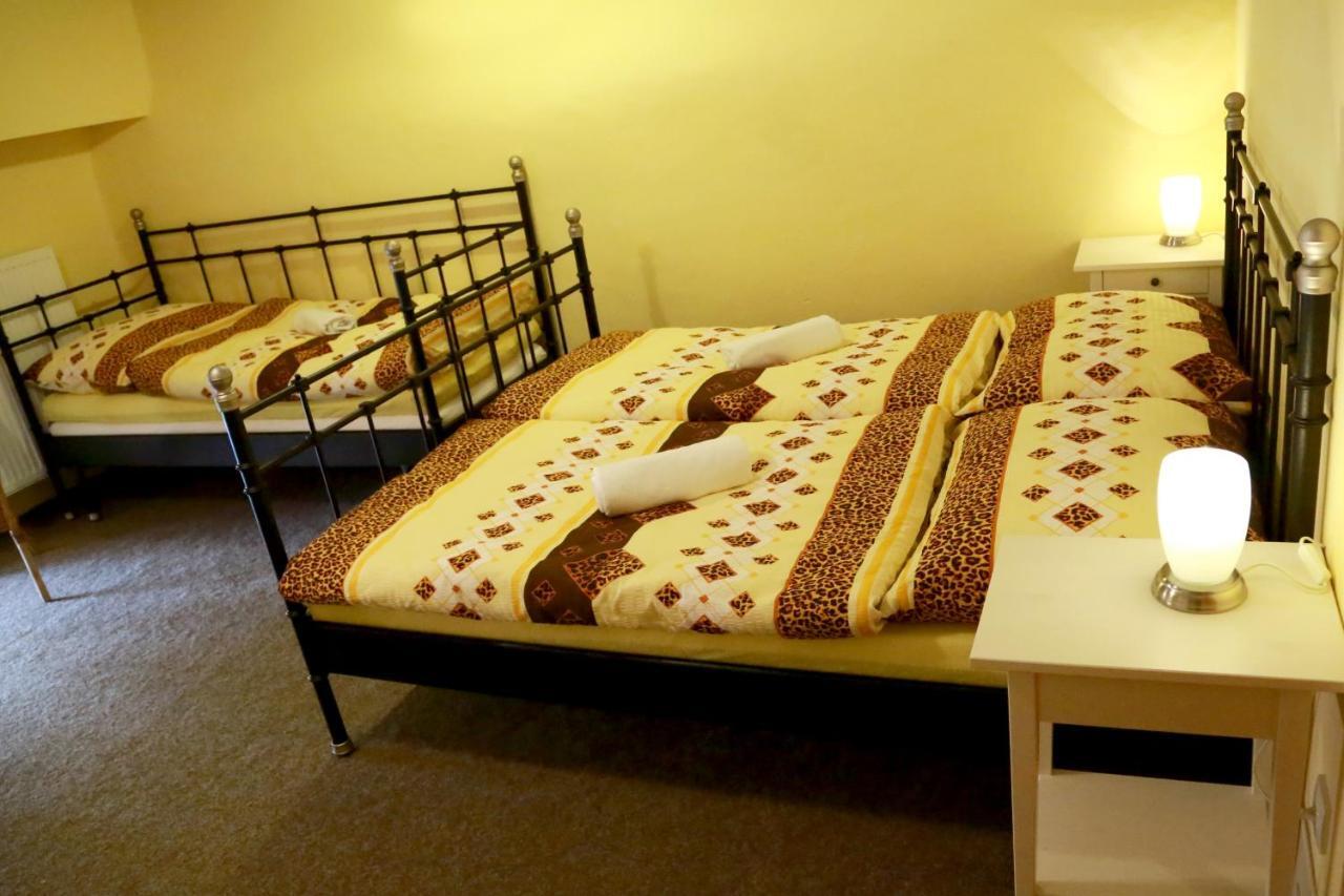 Hotel Zámek Libouň Louňovice pod Blaníkem Esterno foto